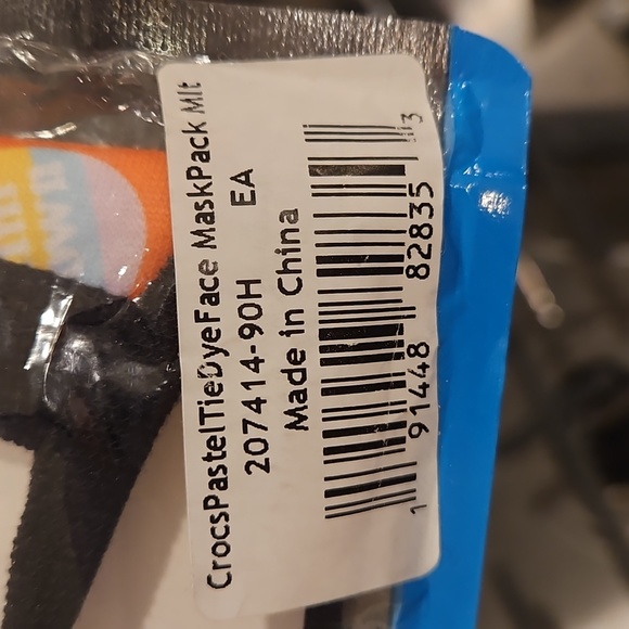 Croc face mask - Picture 3 of 3